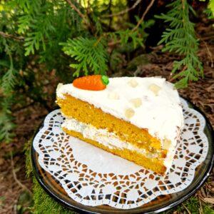 Homemade Carrot Cream Cake/Hausgemachte Karottencreme-Torte